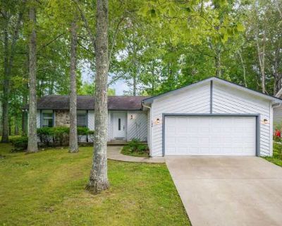 3 Bedroom 2BA 1590 ft Furnished Apartment For Rent in Fairfield Glade, TN