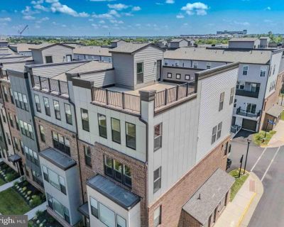 3 Bedroom 2BA 2670 ft Condo For Sale in Ashburn, VA