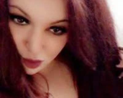 Female Seeking Room in Chicago Lawn, IL