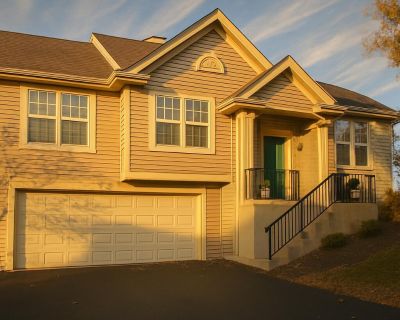 3 Bedroom 2BA 1617 ft Townhouse For Sale in Pingree Grove, IL