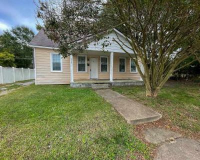 3 Bedroom 1BA 907 ft Apartment For Rent in Hopewell, VA