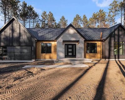 3 Bedroom 2BA 1696 ft Single Family House For Sale in Traverse City, MI