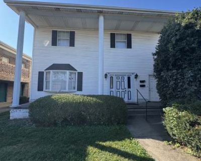 2 Bedroom 1BA 1200 ft Apartment For Rent in Huntington, WV