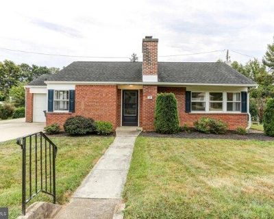 2 Bedroom 1BA House For Rent in Camp Hill, PA