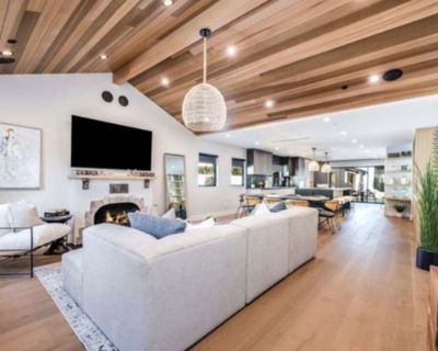 3 Bedroom 5BA 1821 ft Apartment For Rent in Los Angeles, CA