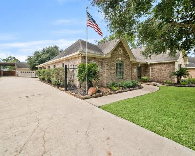 3 Bedroom 2BA 2534 ft Single Family House For Sale in Baytown, TX