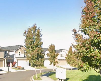 Total rooms: 3. Deposit: $300.00 * Utilities included?: Yes * Fees apply?: No. References required. No preference. Non-smoking. Couples are welcome. Age preference: 21 - 50. Furnishings: Unfurnished * Parking: No * Garage: No * Yard/patio: Yes * Balcony/roof terrace: No * Disabled access: No * Living room: shared * Broadband included: Yes. Availability Available Now Minimum term 6 months Maximu...