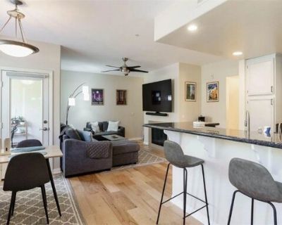 13039 Evening Creek Dr S Unit 36. Beautiful townhome located in the Heritage Villas HOA of Sabre Springs. The home comes with a central HVAC system, two car garage, spacious rooms, and access to an HOA pool and spa. The home is located five minutes from the nearest Costco and the Carmel Mountain Shopping Center which has a luxury movie theater, multiple restaurants, and multiple grocery stores ...