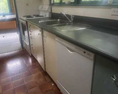 Lockwood house full kitchen
