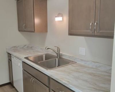 2 Bedroom 1BA 880 ft Apartment For Rent in Bettendorf, IA