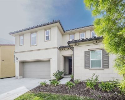 5 Bedroom 3BA 2845 ft Single Family House For Sale in Santa Clarita, CA