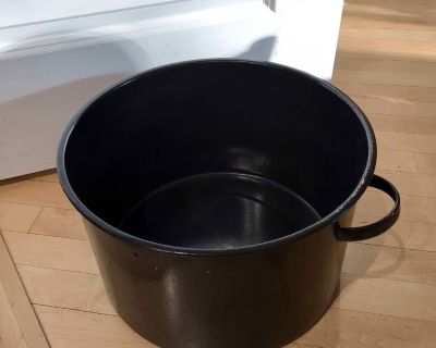 Enamel canning pot