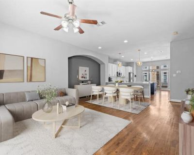 3 Bedroom 4BA 2485 ft Townhouse For Sale in DALLAS, TX