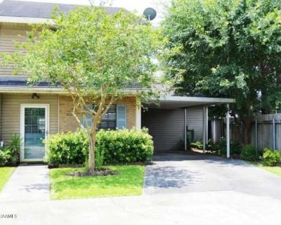 3 Bedroom 2BA 1479 ft Pet-Friendly Townhouse For Rent in Lafayette County, LA