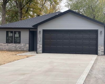 3 Bedroom 2BA 1536 ft Single Family House For Sale in Fort Wayne, IN