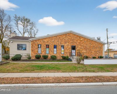 2088 ft Commercial Property For Sale in Hazlet, NJ