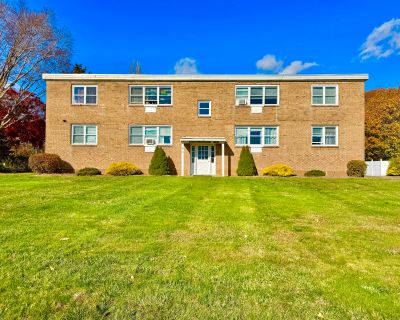 2 Bedroom 1BA 750 ft Apartment For Rent in Westbrook, CT