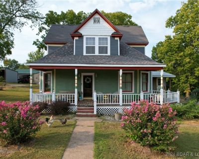 5 Bedroom 2BA 1745 ft Single Family House For Sale in Versailles, MO