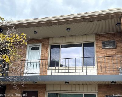 1 Bedroom 1BA 591 ft Condo For Sale in Birmingham, MI