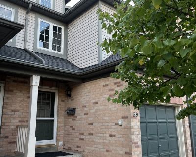 2080 Leanne Boulevard. Townhouse for rent. Great location at QEW and Erin Mills Parkway, 4 levels, 3 Large Bedrooms(2 on second floor, 1 in basement) 3 full bathrooms, 2 parking spots(1 in garage and 1 in driveway), loft(great for tv or 4th bedroom) private backyard with green space, laundry room in basement, first and last, available Dec 1st or sooner. Call or text Mitch to view. Townhouse for...