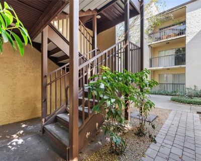 2 Bedroom 1BA 994 ft Condo For Sale in Lakeland, FL