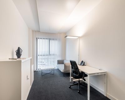Fully serviced private office space for you and your team in E 20th St