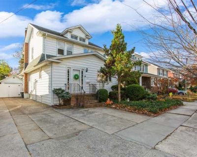 4 Bedroom 2BA 1729 ft Single Family Home For Sale in LYNBROOK, NY