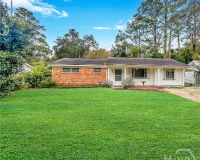 4 Bedroom 2BA 1842 ft House For Rent in Savannah, GA