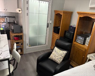 Security deposit: $250.00 * Fees apply?: No. Non-smoking. Furnishings: Furnished * Parking: Yes * Disabled access: * Living room: own. $1,100 monthly (whole property). Tiny studio perfect for a traveling nurse or student this Tiny Studio may not be for everybody but it s perfect for those that work all day or go to school all day and come home and relax it has everything you can possibly need s...