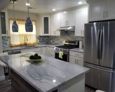 Available on: now. Furnished. Parking available * Internet included * Students welcome * 40+ years welcome Ses will require background checks for this room Learn more. ** Available from Oct/15/2025 Available furnished Private Master room with attached bath in a newly remodeled single family. Room comes with Bed, Table and chair. The place gets professionally cleaned monthly. In-built Heater and...