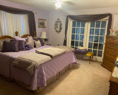 Available on: now. Furnished. Pet friendly. Parking available * Internet included * Dog friendly * Students welcome * 40+ years welcome. This is absolutely a gorgeous King size bedroom, which is located on one side of the house since it is a split bedroom home, and it opens up thru the French doors to a den/office, which will be available with this room. This makes it even more private and it i...