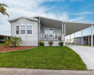 2 Bedroom 2BA 1489 ft Manufactured Home For Sale in NOKOMIS, FL