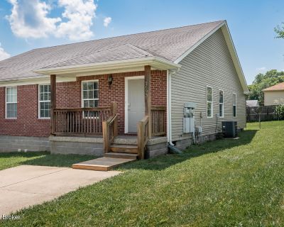 2 Bedroom 1BA 950 ft Condo For Rent in Shelbyville, KY