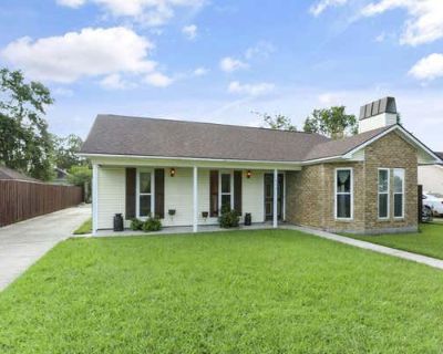 3 Bedroom 2BA 1380 ft Single Family Home For Sale in BATON ROUGE, LA