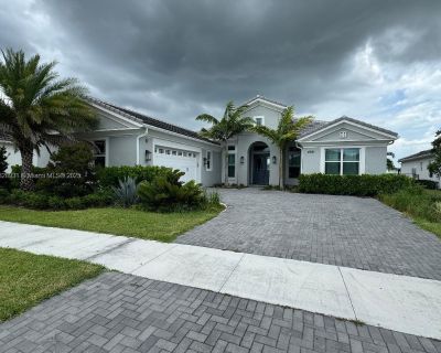 5 Bedroom 5BA 3738 ft House For Rent in Westlake, FL
