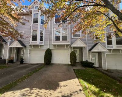 Beautiful 3 Bed/ 3 Bath Townhome in Private cul-de-sac in Shadyside!. You'll enjoy Pittsburgh's cool historic buildings, diehard sports fans and laid-back attitude. In unit laundry Patio / balcony Dishwasher Pet friendly Garage Recently renovated Unit Amenities air conditioning dishwasher fireplace furnished in unit laundry patio / balcony range refrigerator recently renovated stainless steel P...