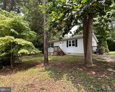 2 Bedroom 1BA 864 ft Apartment For Rent in Lusby, MD