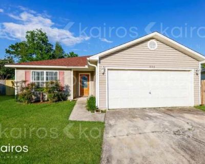 3 Bedroom 2BA 1322 ft Pet-Friendly Apartment For Rent in Gonzalez, FL