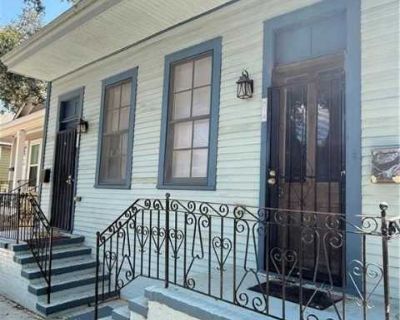 2 Bedroom 1BA 900 ft Furnished Apartment For Rent in New Orleans, LA