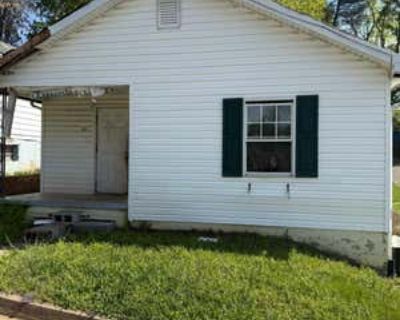 4 Bedroom 1BA 1021 ft Single Family Home For Sale in MARTINSVILLE, VA