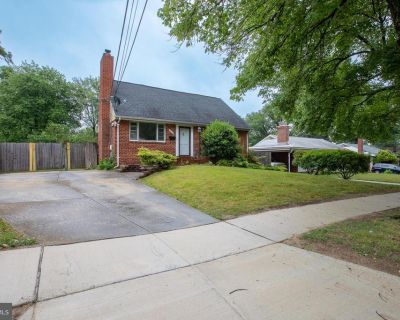 4 Bedroom 3BA 1365 ft Apartment For Rent in Hyattsville, MD