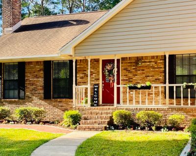 5 Bedroom 3BA 2237 ft House For Rent in Niceville, FL