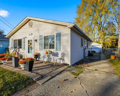 3 Bedroom 1BA 1026 ft Single Family House For Sale in Harrison Twp, MI