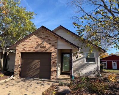 820 Martha Dr. Beautifully renovated, fully furnished end-unit condo in Huron available for rent on December 1, 2025! This move-in-ready condo features 1 bedroom, an attached 1-car garage, spacious living area with comfortable furnishings, dining area off the kitchen, and an insulated four-season room. Renovations since 2017 include new windows, furnace, central A/C, luxury vinyl plank flooring...