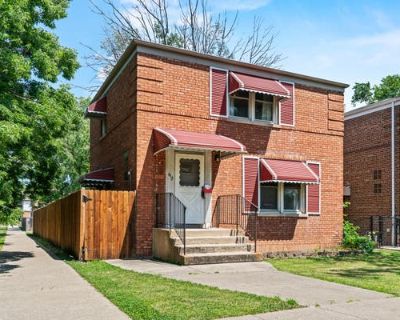 2 Bedroom 1BA 1299 ft Single Family Home For Sale in WESTCHESTER, IL