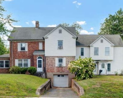 9 Bedroom 4BA 3824 ft Single Family Home For Sale in HARTFORD, CT