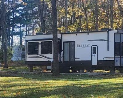 1 Bedroom 1BA 450 ft Mobile Home For Sale in ANGOLA, IN