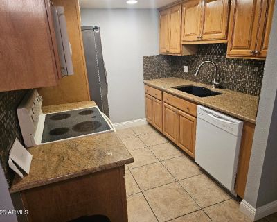 1 Bedroom 1BA 760 ft Apartment For Rent in Phoenix, AZ