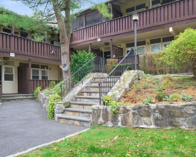2 Bedroom 2BA 1200 ft CO-OP For Sale in Scarsdale, NY