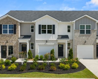 3 Bedroom 2BA 1425 ft Townhouse For Sale in Perry, GA